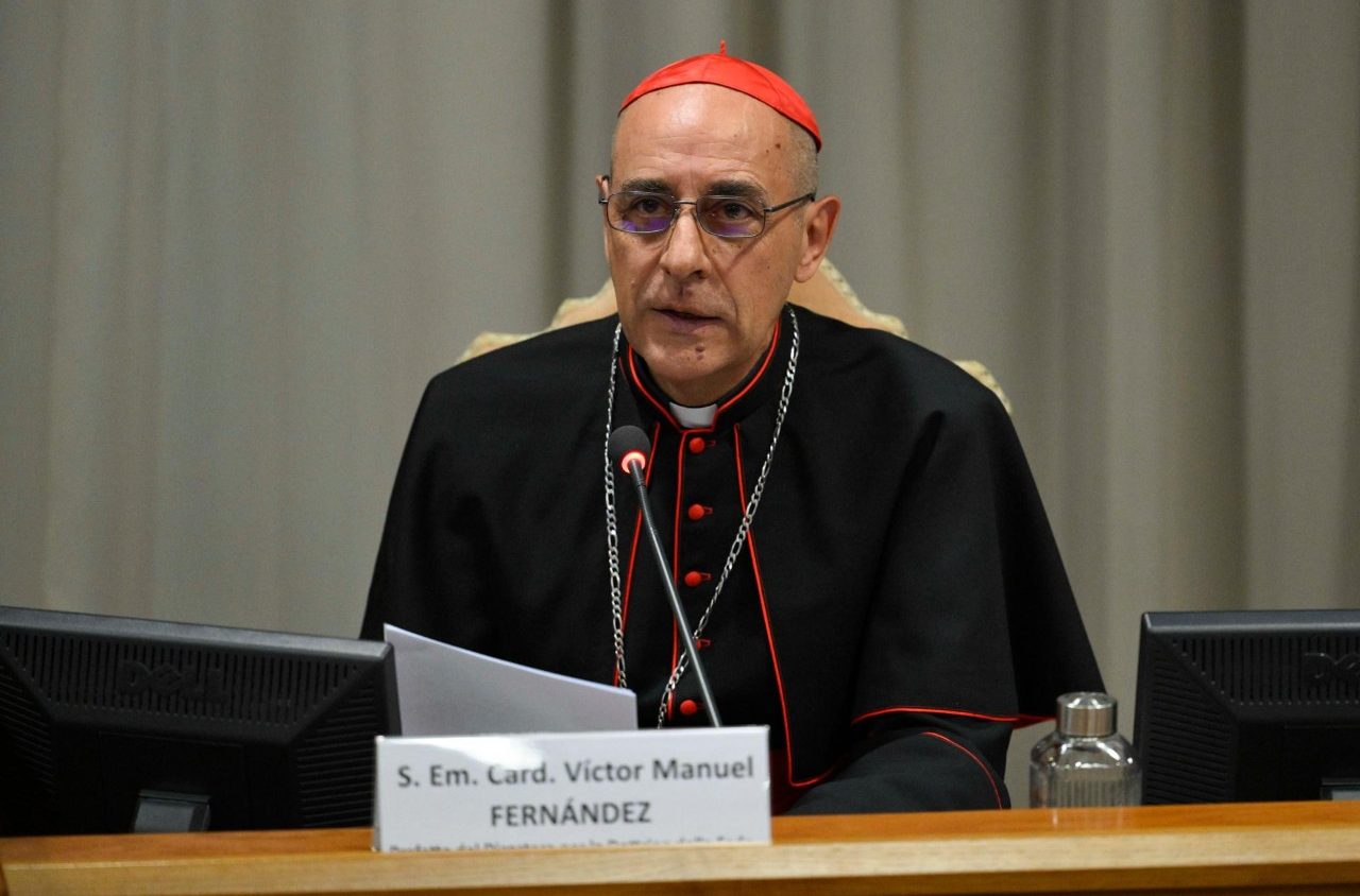duc-hong-y-fernandez-tai-buoi-gioi-thieu-thong-diep-magnifica-humanitas-at-vatican-media-1779746024.jpeg