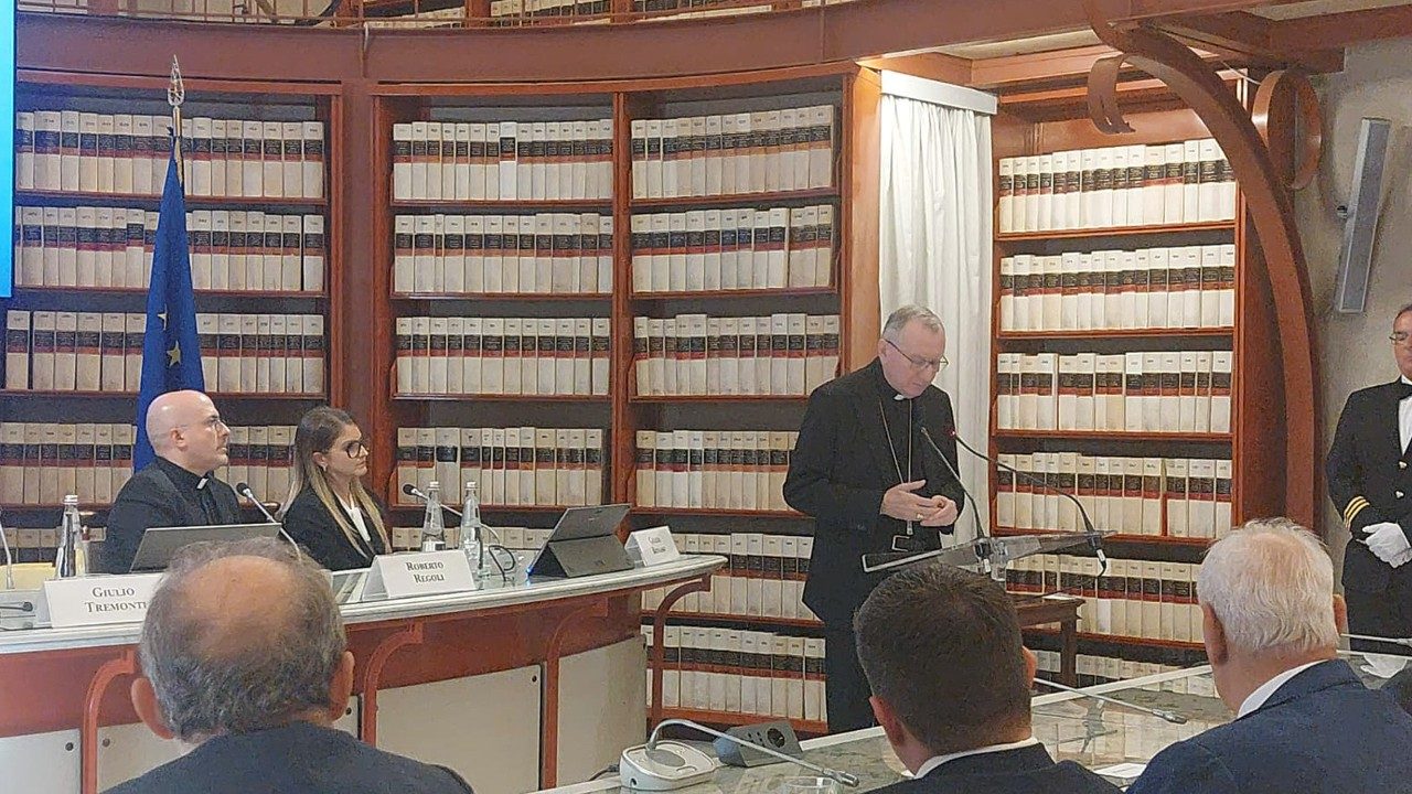 dhy-parolin-1790808932.jpeg